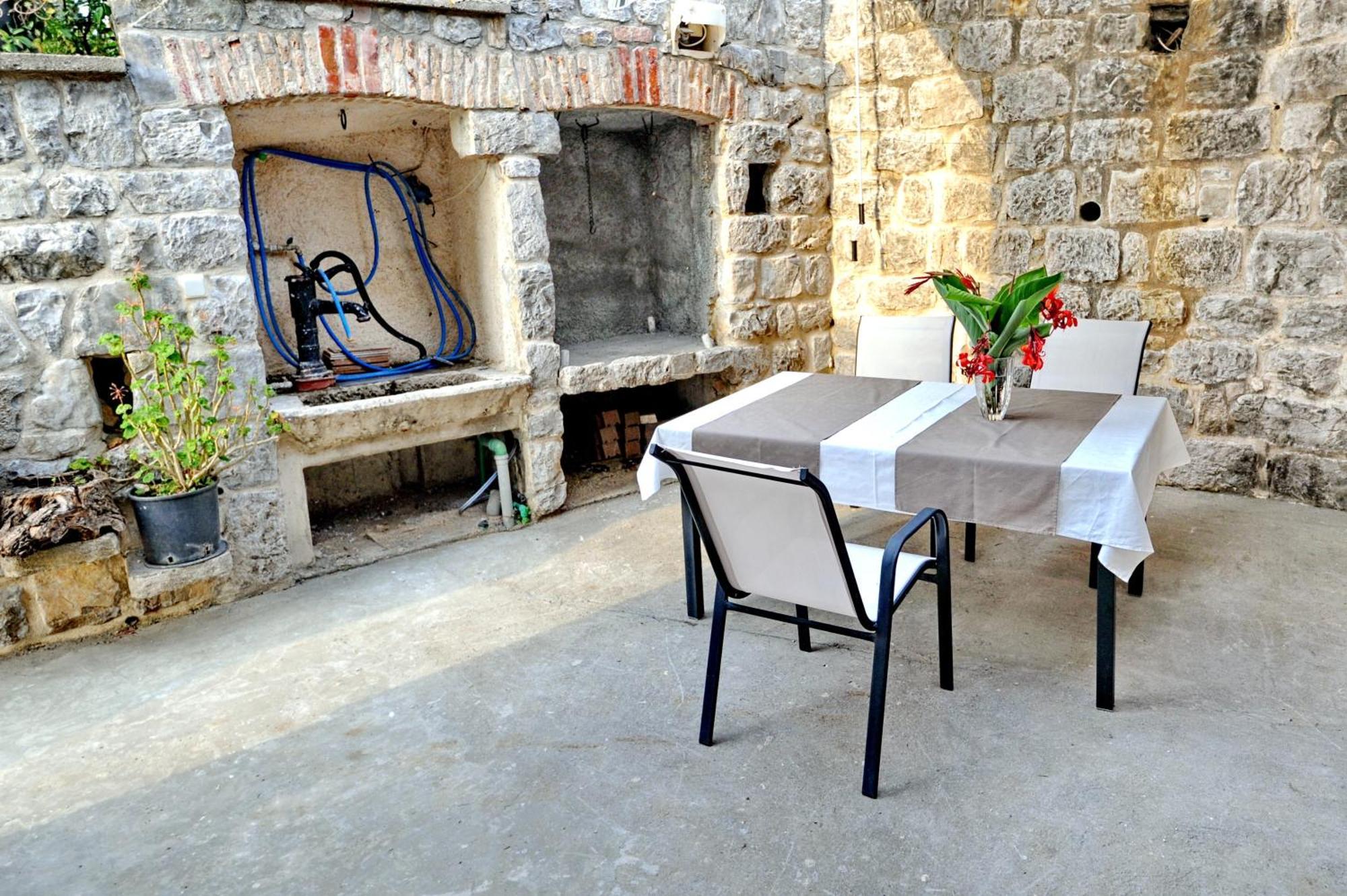 Apartments Kriva Ulica Kotor Room photo